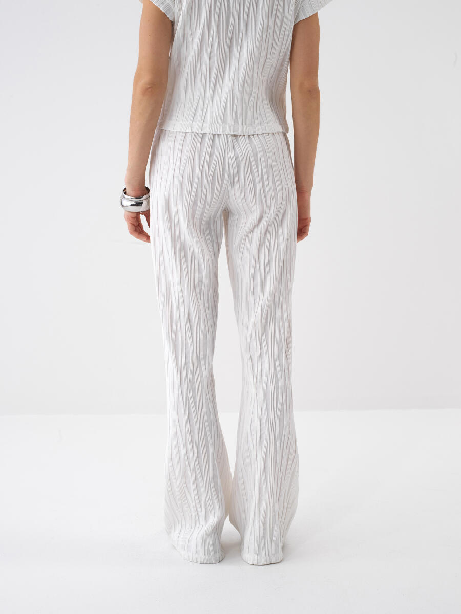 Beyaz Doğal Dökümlü Regular Fit Pantolon - 3