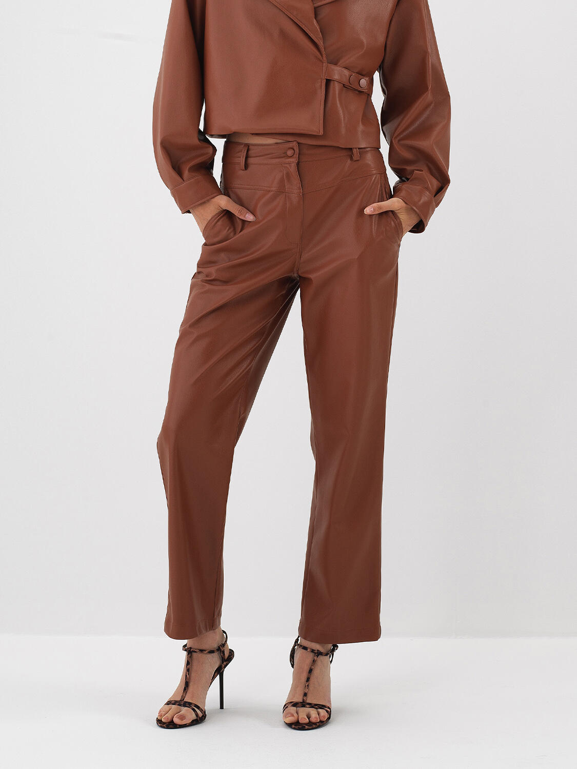 Camel Deri Görünümlü Regular Fit Pantolon