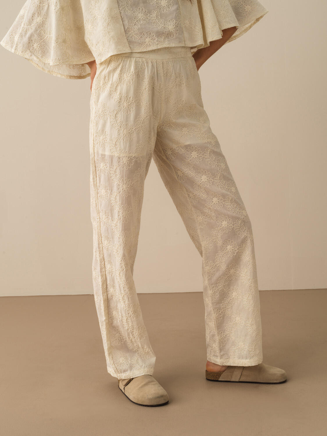 Ekru Pamuk Dokulu Oversize Pantolon