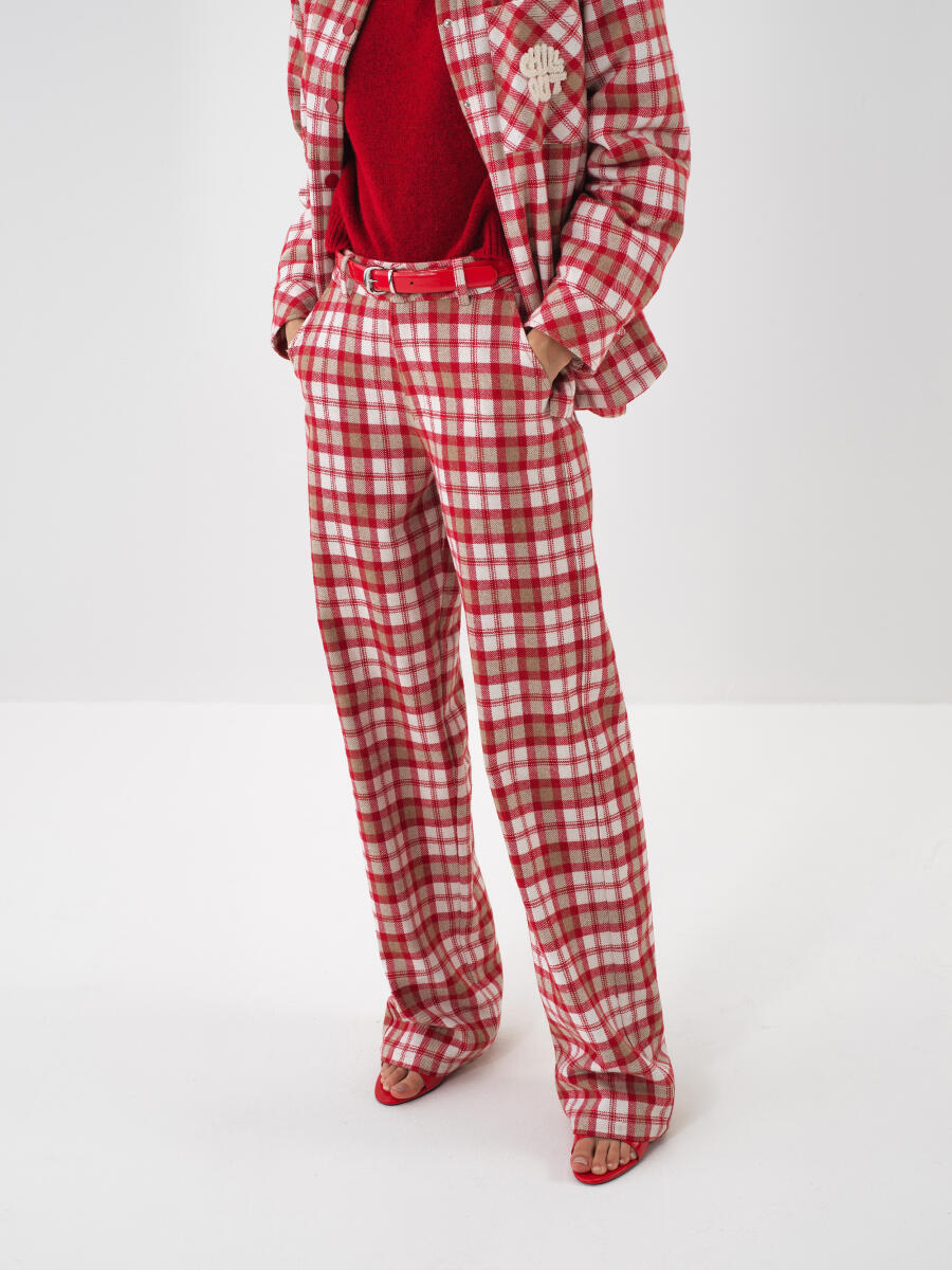 Kırmızı Formunu Koruyan Oversize Pantolon