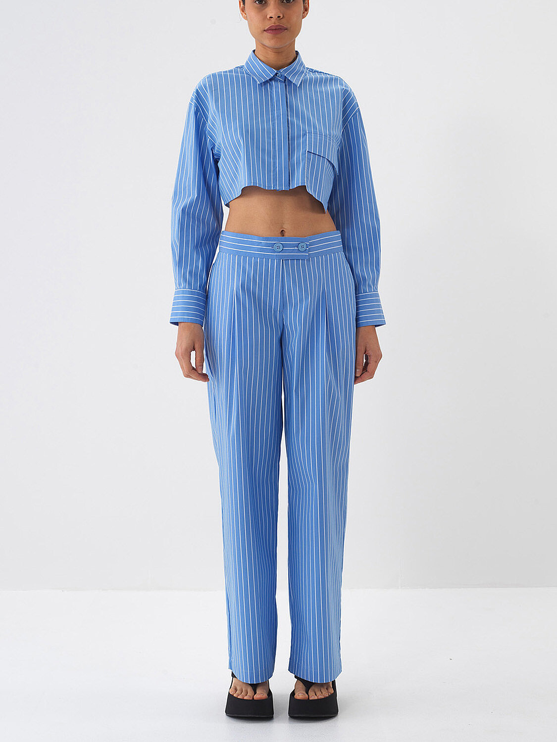 Mavi Pamuk Dokulu Regular Fit Pantolon