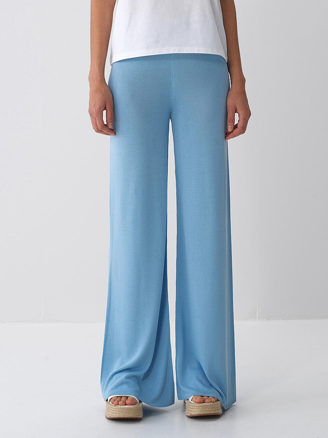 Mavi Doğal Dökümlü Regular Fit Pantolon (5)