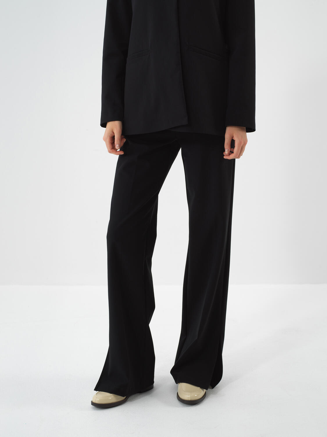 Siyah Esnek Dokulu Regular Fit Pantolon