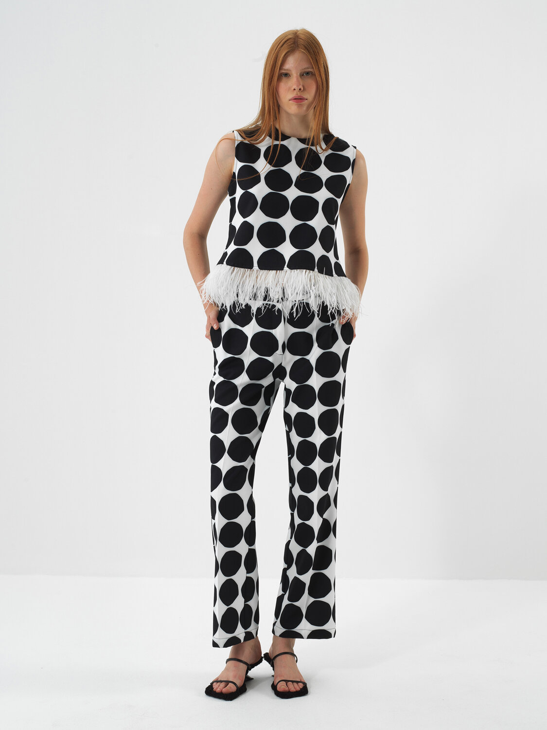 Siyah Formunu Koruyan Oversize Pantolon - Xint