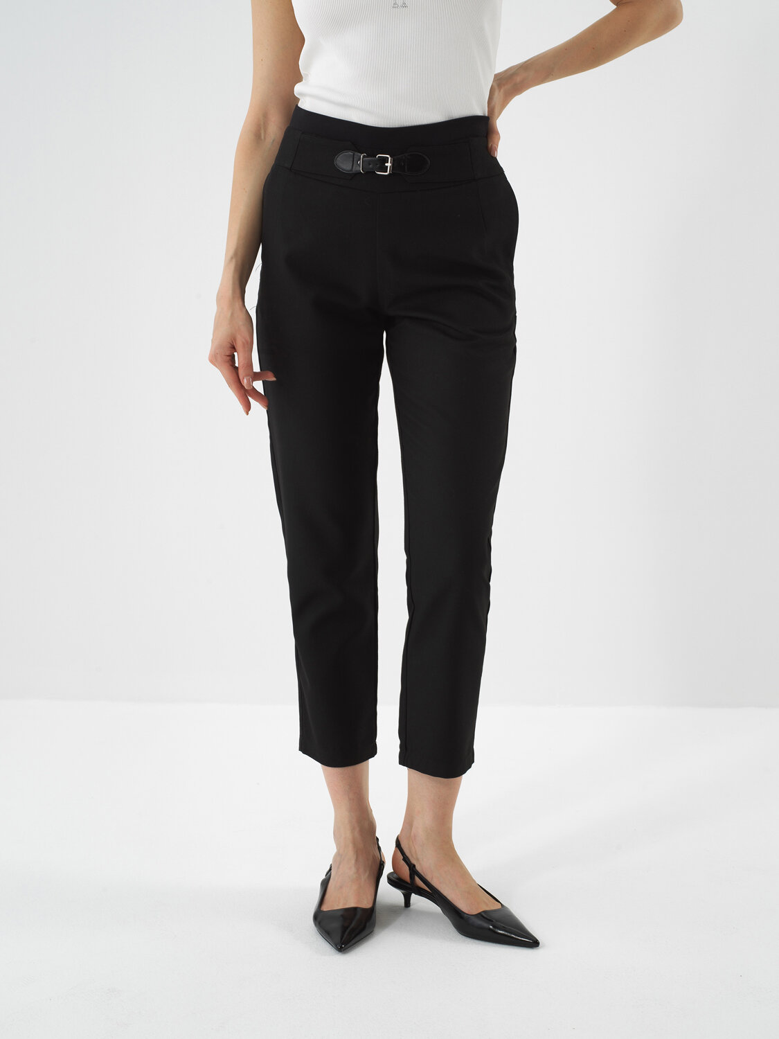 Siyah Formunu Koruyan Regular Fit Pantolon - Xint