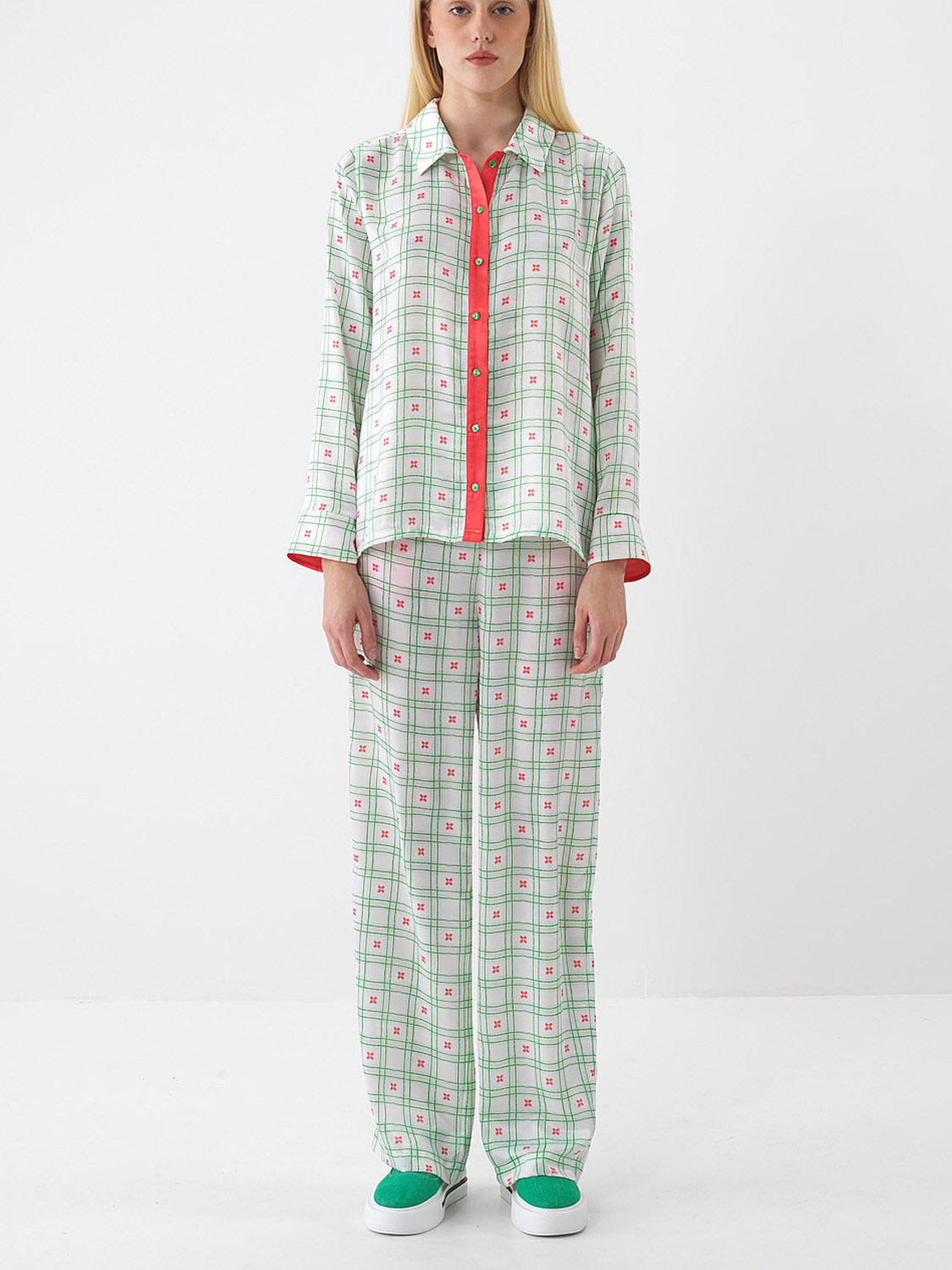 Yeşil Formunu Koruyan Regular Fit Pantolon