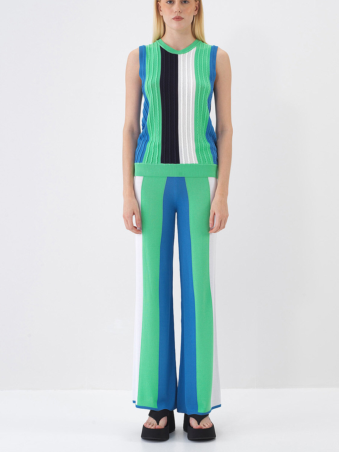 Yeşil Doğal Dökümlü Regular Fit Pantolon