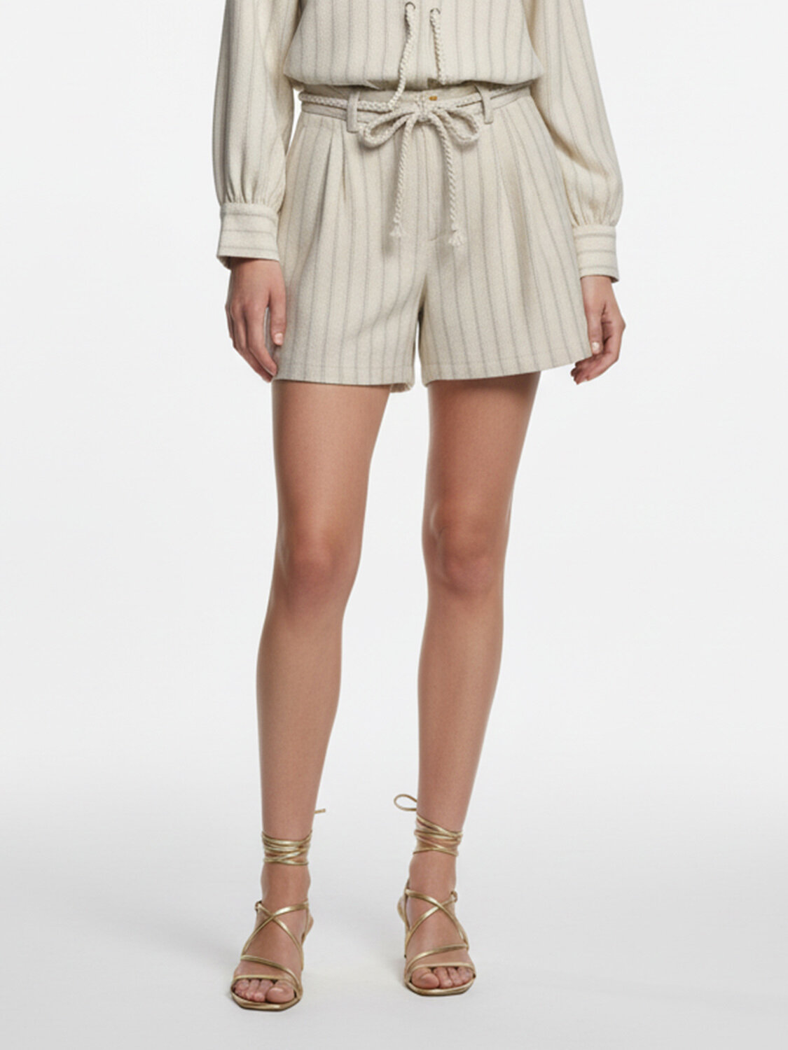 Bej Doğal Dökümlü Oversize Şort