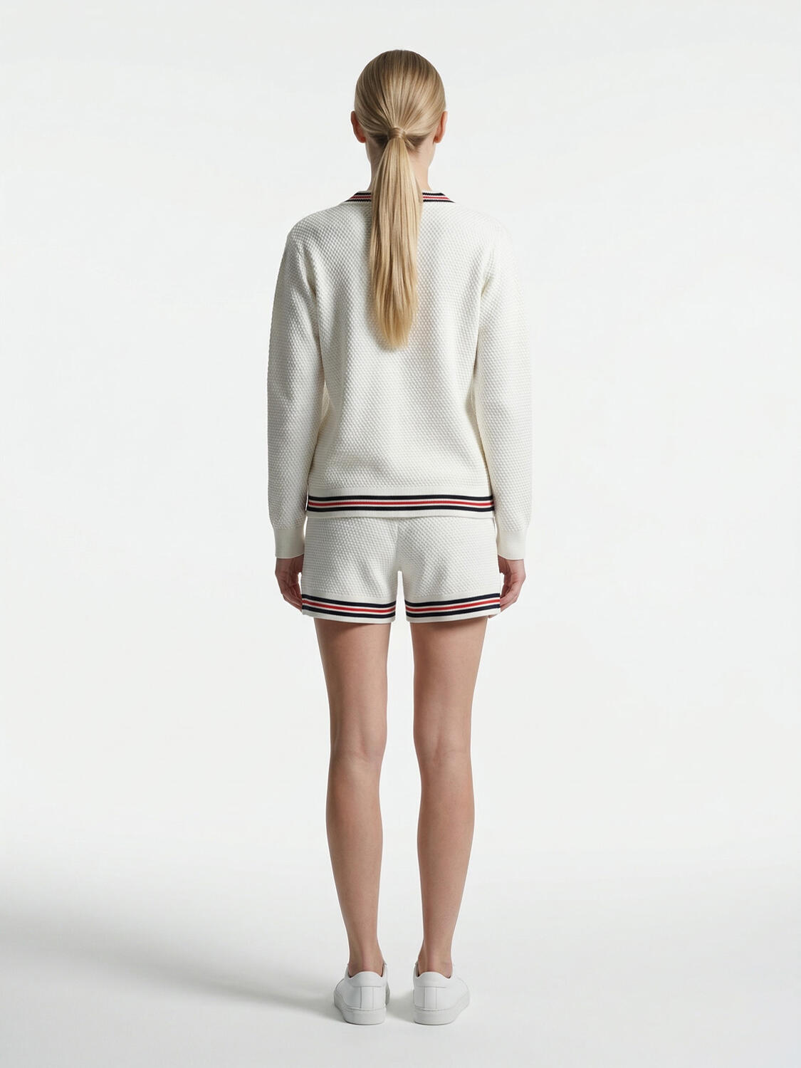 Beyaz Doğal Dökümlü Oversize Şort - 4