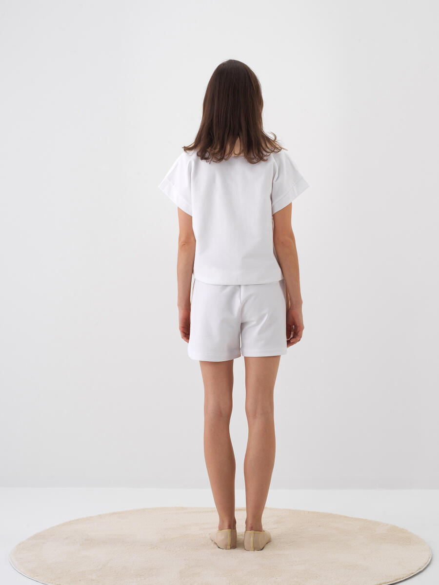 Beyaz Pamuk Dokulu Oversize Şort - 6