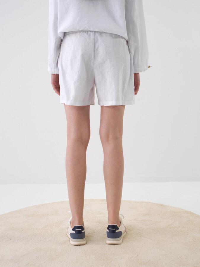 Beyaz Formunu Koruyan Oversize Şort - 3