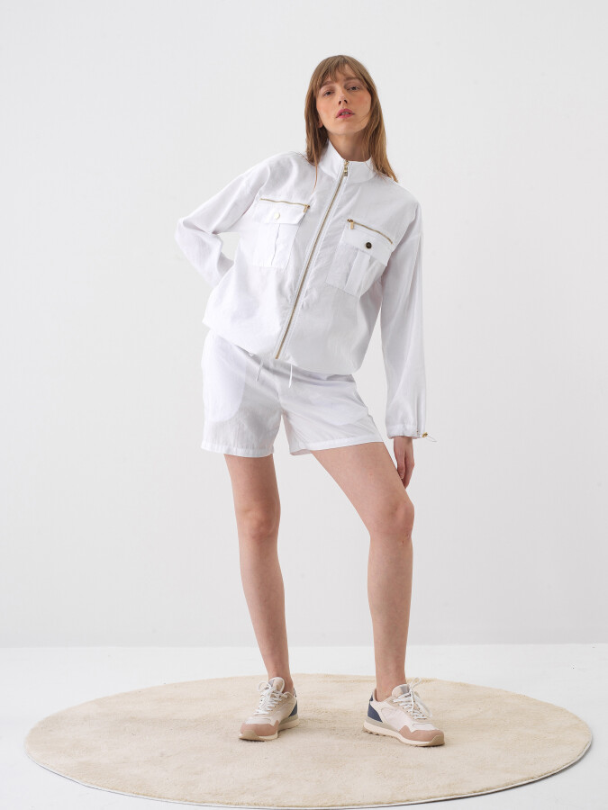 Beyaz Formunu Koruyan Oversize Şort - 5