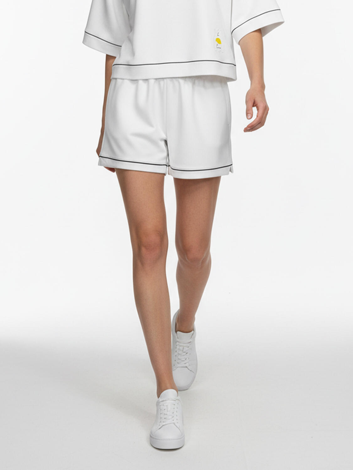 Beyaz Pamuk Dokulu Oversize Şort - 1