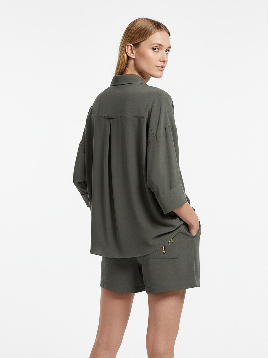 Haki İpeksi Dokulu Oversize Şort - 4