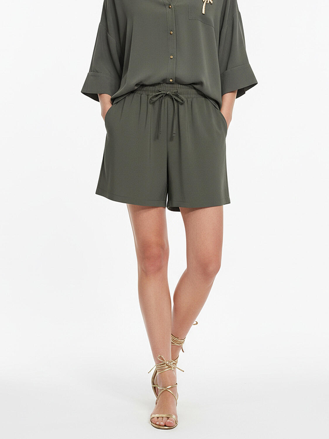 Haki İpeksi Dokulu Oversize Şort - 1