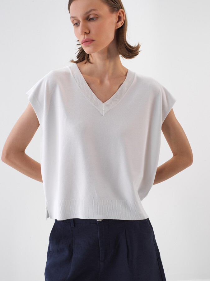 Beyaz Doğal Dökümlü Oversize Süveter