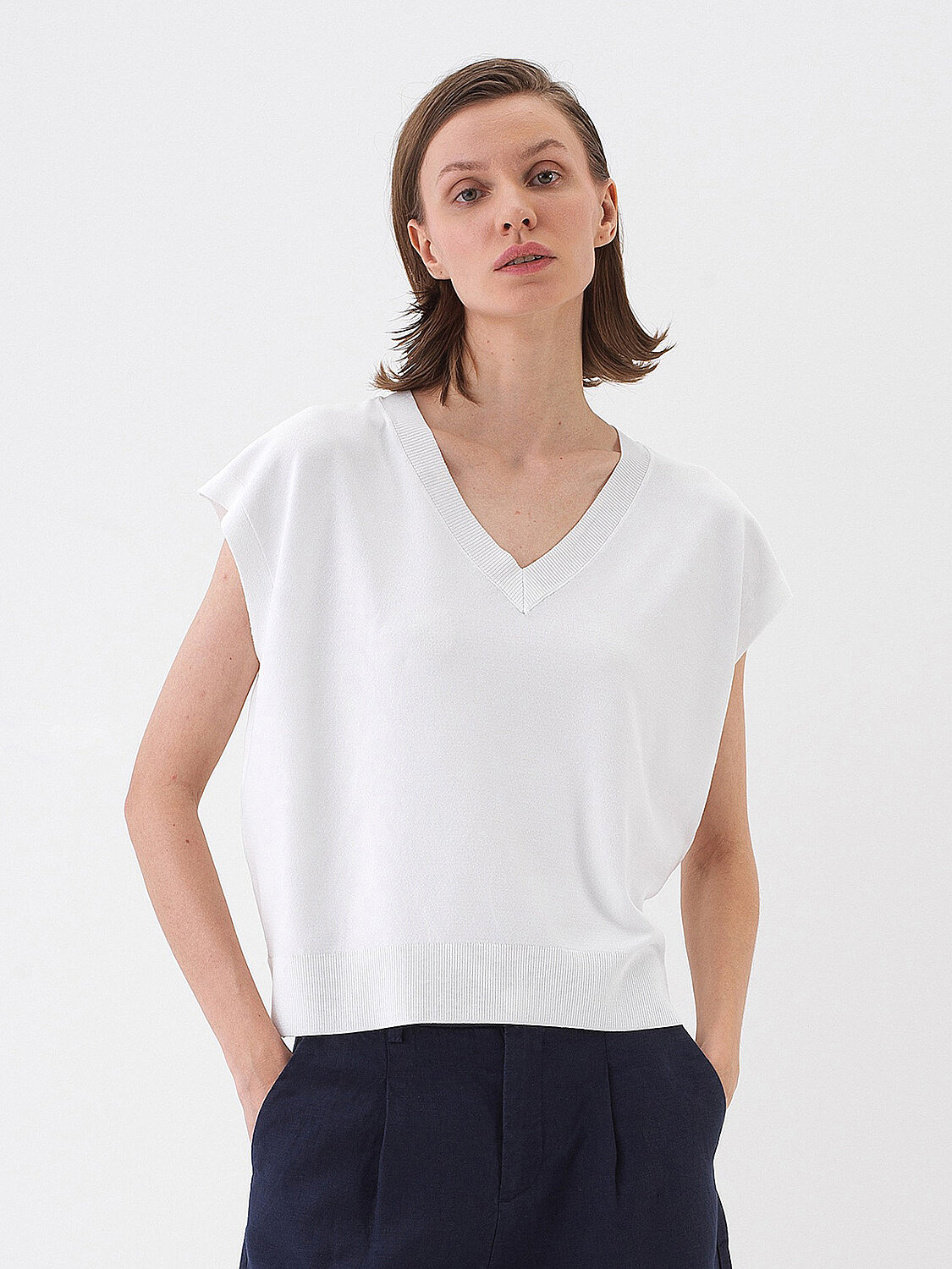 Beyaz Doğal Dökümlü Oversize Süveter