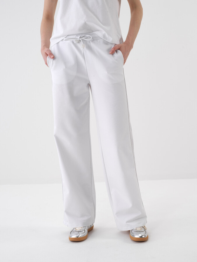 Beyaz Pamuk Dokulu Oversize Sweat Pantolon