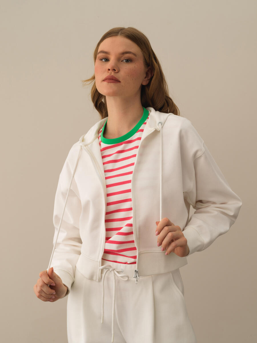 Kırık Beyaz Pamuk Dokulu Regular Fit Sweatmont