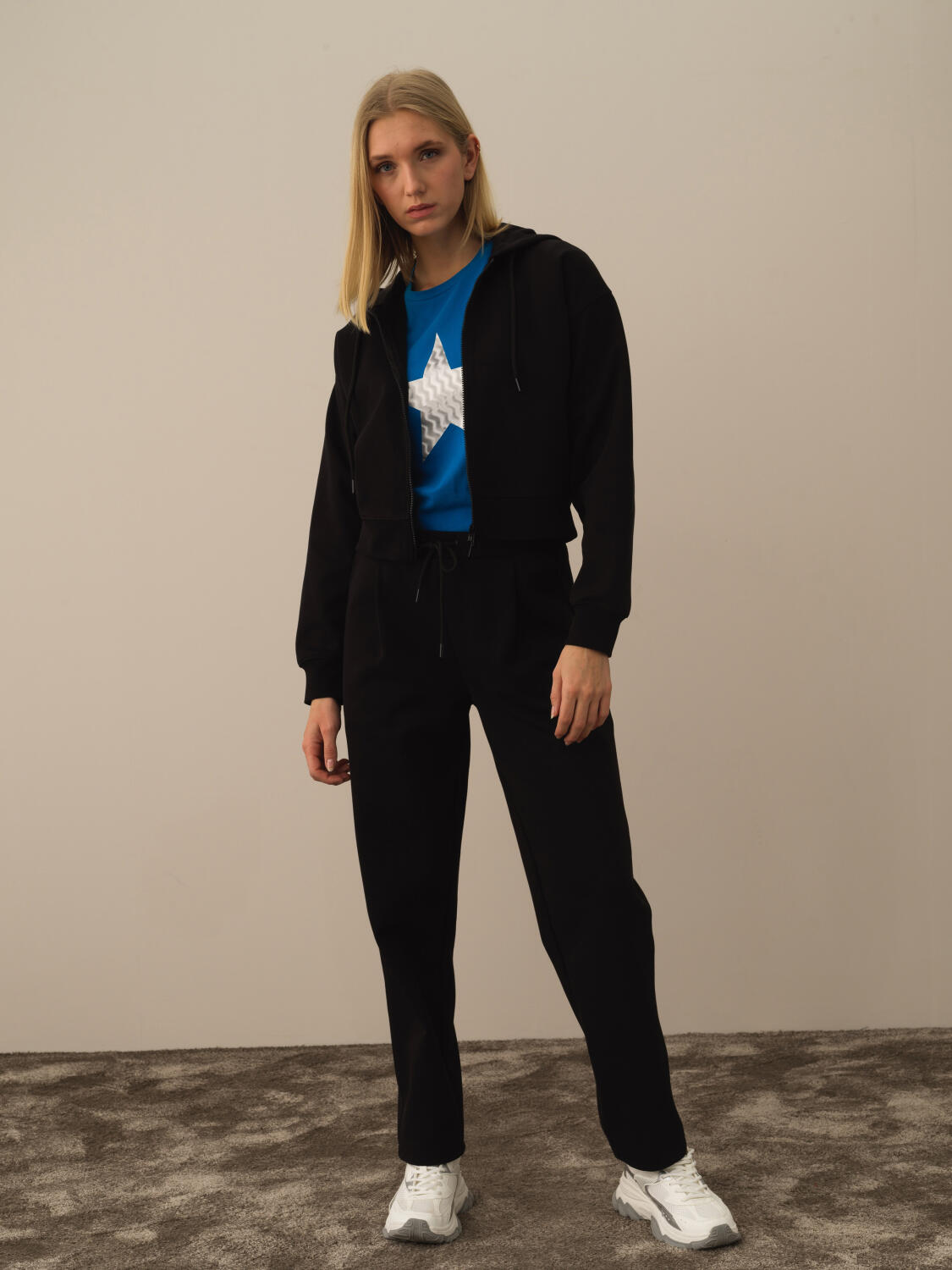 Siyah Pamuk Dokulu Regular Fit Sweatmont