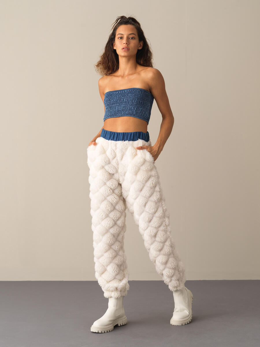 Beyaz Yumuşak Dokulu Oversize Cepli Kuzu Pantolon - 2