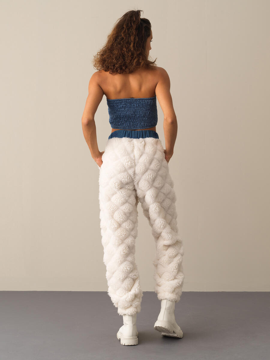 Beyaz Yumuşak Dokulu Oversize Cepli Kuzu Pantolon - 5