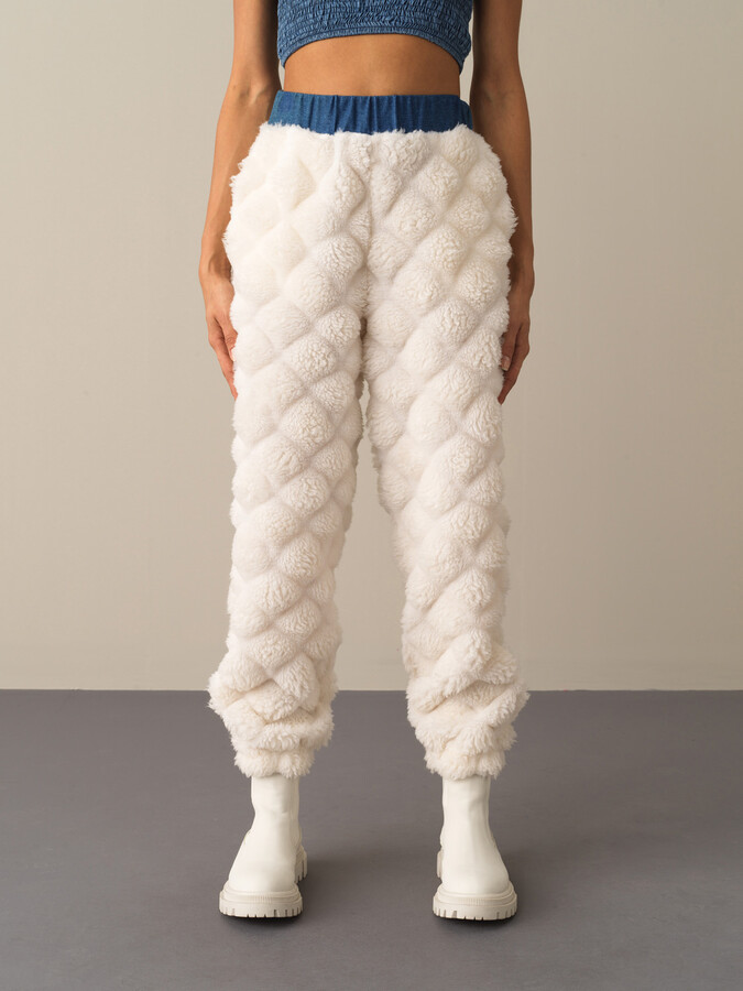 Beyaz Yumuşak Dokulu Oversize Cepli Kuzu Pantolon - Xint