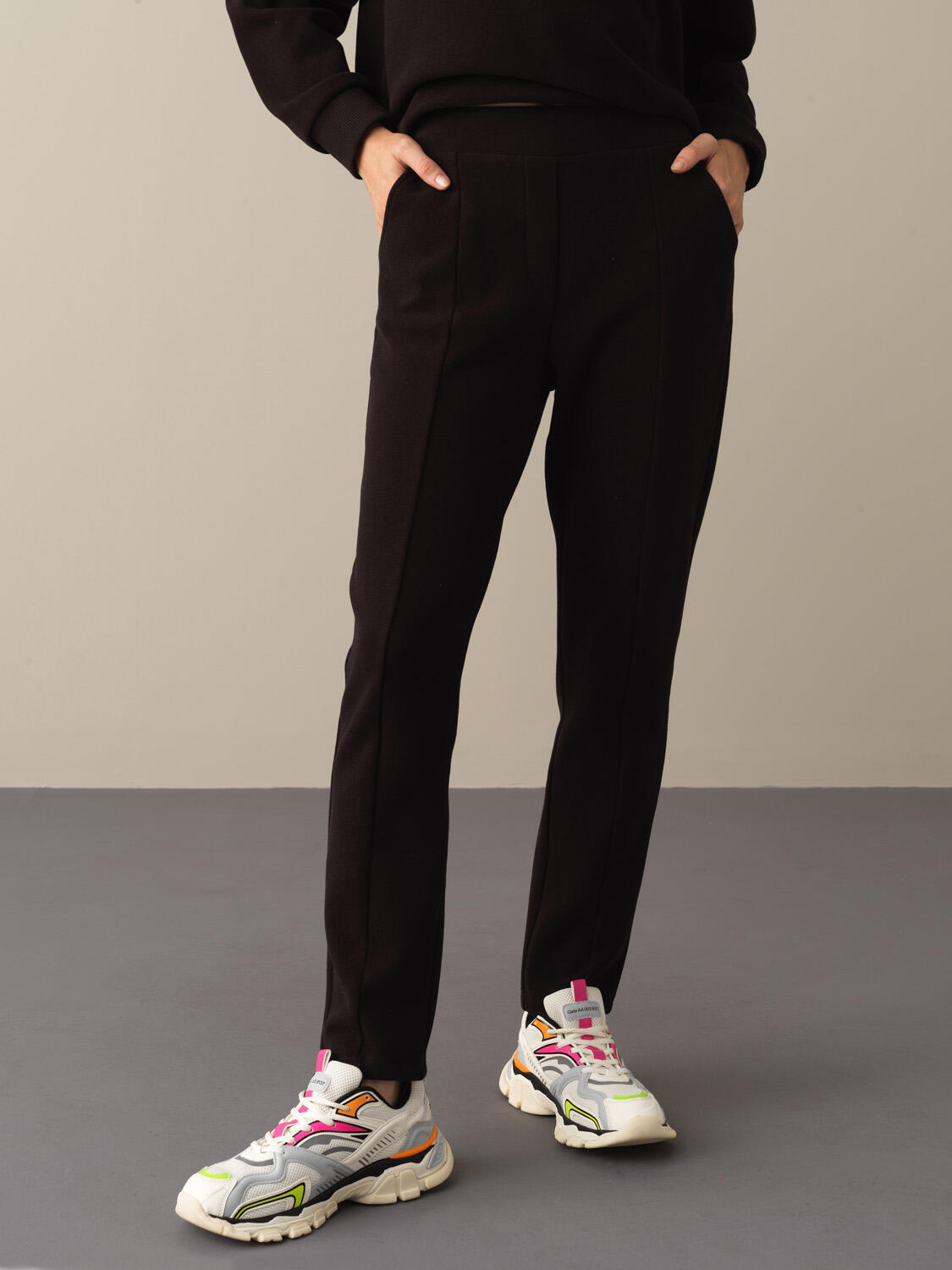 Siyah Pamuk Dokulu Regular Fit Sweat Pantolon 