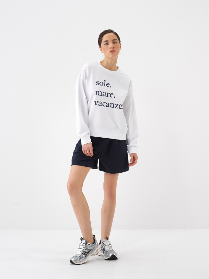 Beyaz Pamuk Dokulu Oversize Sweatshirt (1)