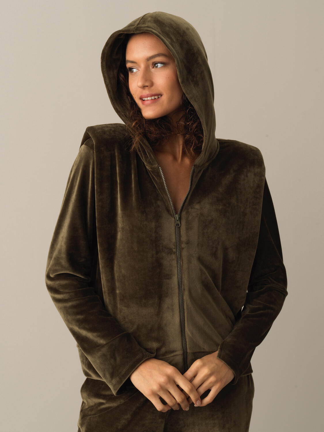 Haki Esnek Dokulu Regular Fit Soft Kadife Sweatmont 