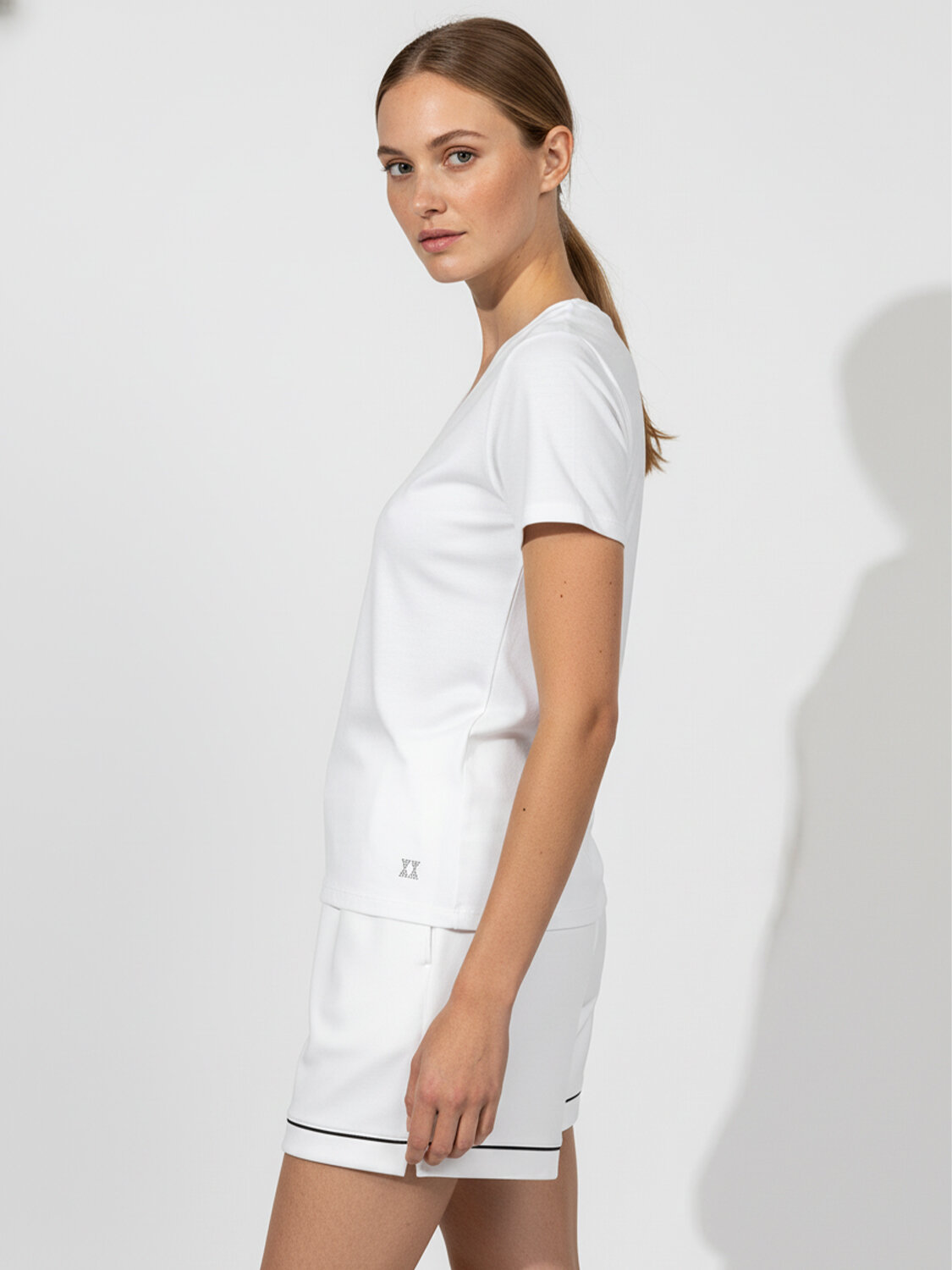 Beyaz Pamuk Dokulu Regular Fit Tişört (1)