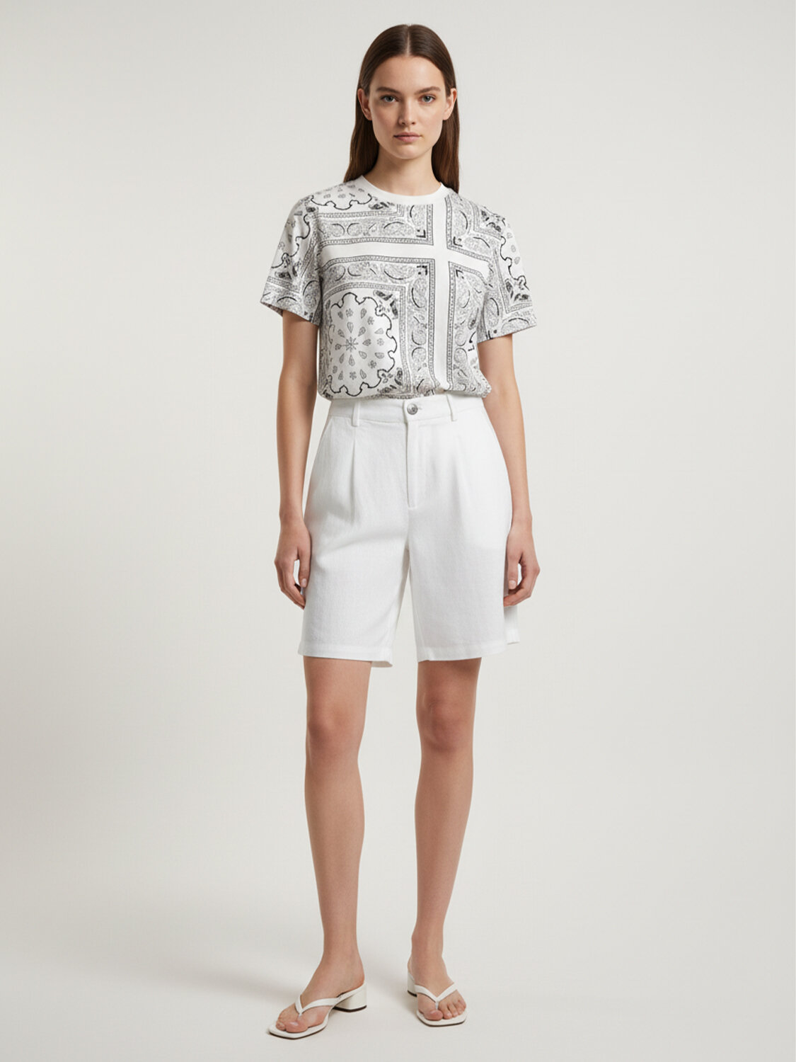 Beyaz Pamuk Dokulu Regular Fit Tişört (1)