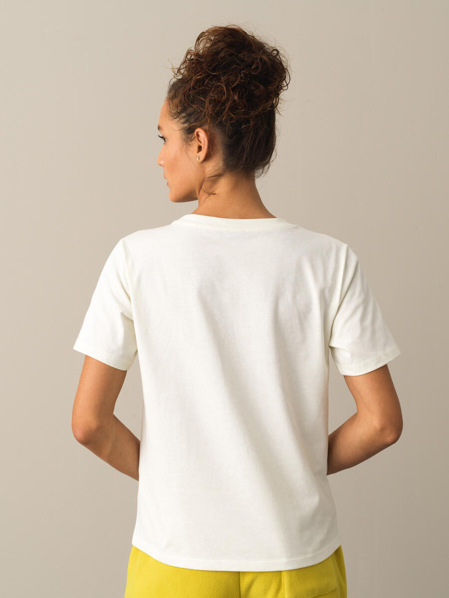 Ekru Pamuk Dokulu Regular Fit Tişört - 4