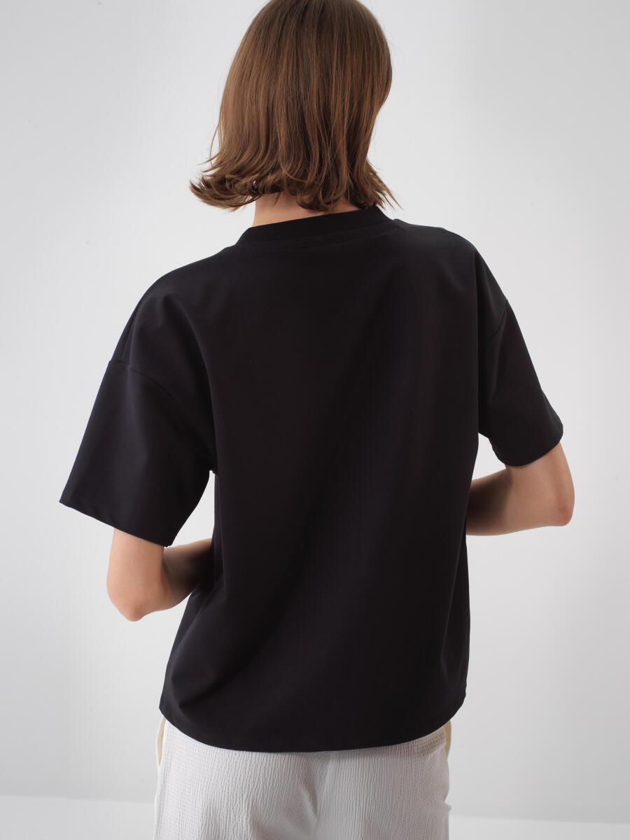 Siyah Pamuk Dokulu Oversize Tişört - 4