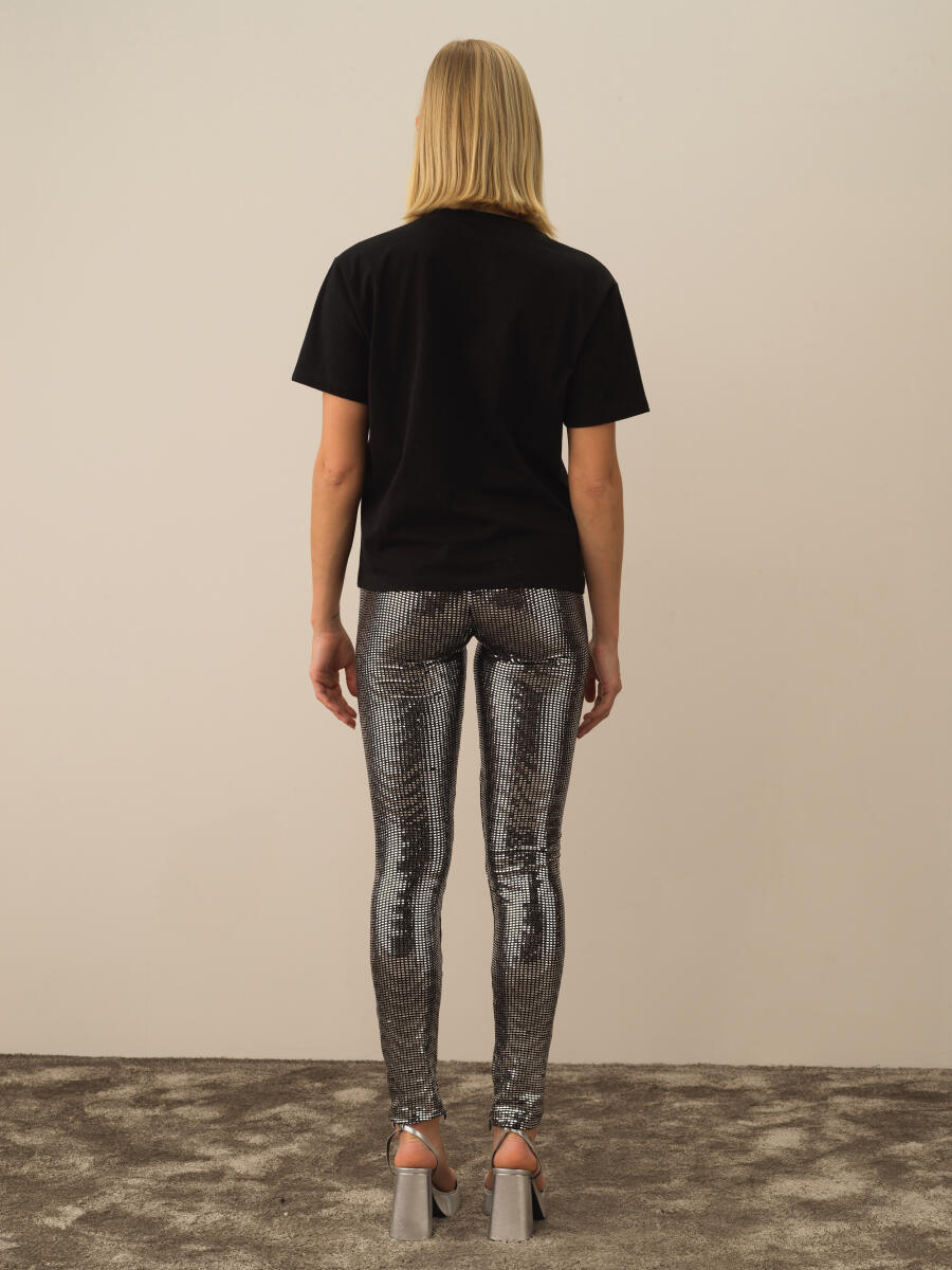 Siyah Pamuk Dokulu Oversize Tişört - 4