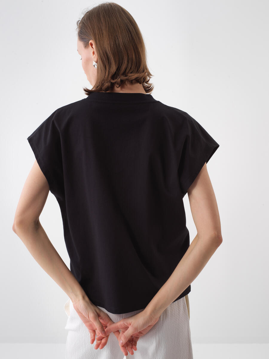 Siyah Pamuk Dokulu Regular Fit Tişört - 4