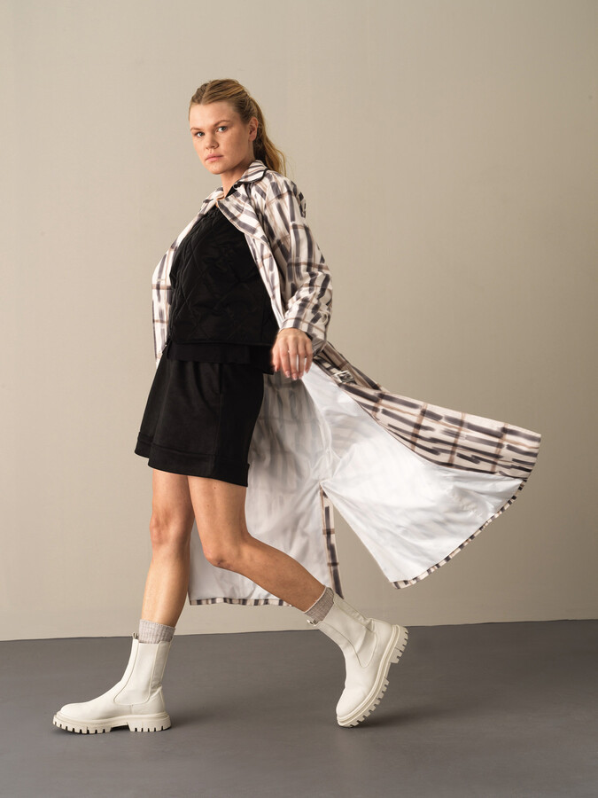 Siyah Formunu Koruyan Regular Fit Desenli Trençkot - Xint