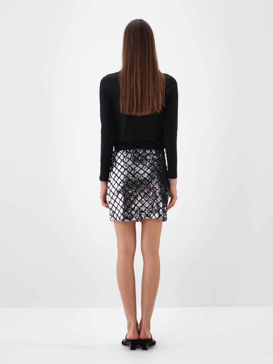 Siyah Modal Dokulu Slim Fit Uzun Kollu Tişört - 4