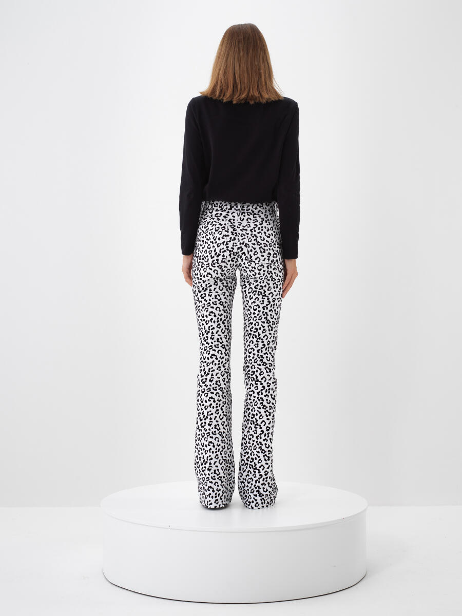 Siyah Pamuk Dokulu Regular Fit Uzun Kollu Tişört - 4