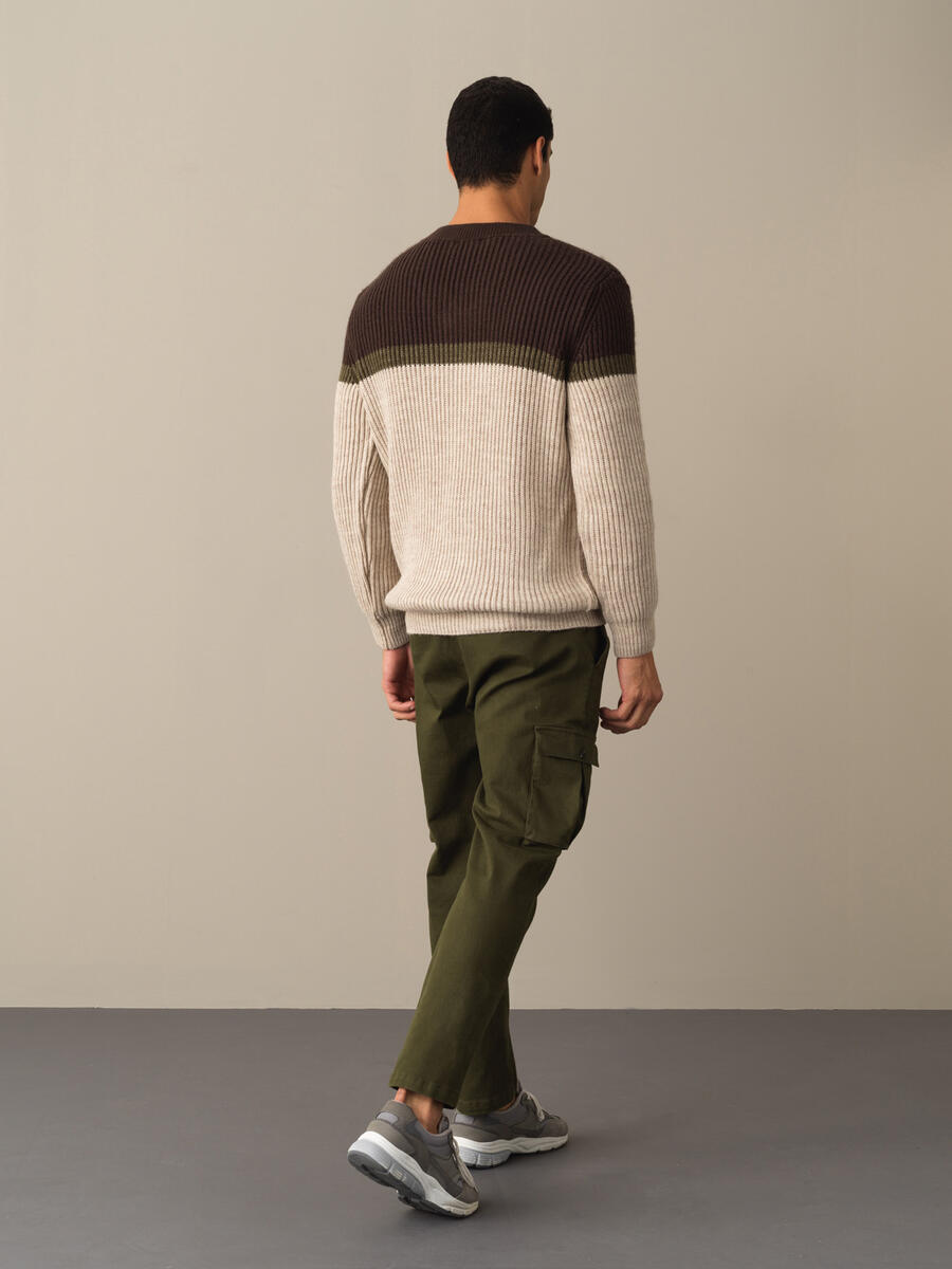 V-Neck Regular Fit Striped Detail Sweater - 4