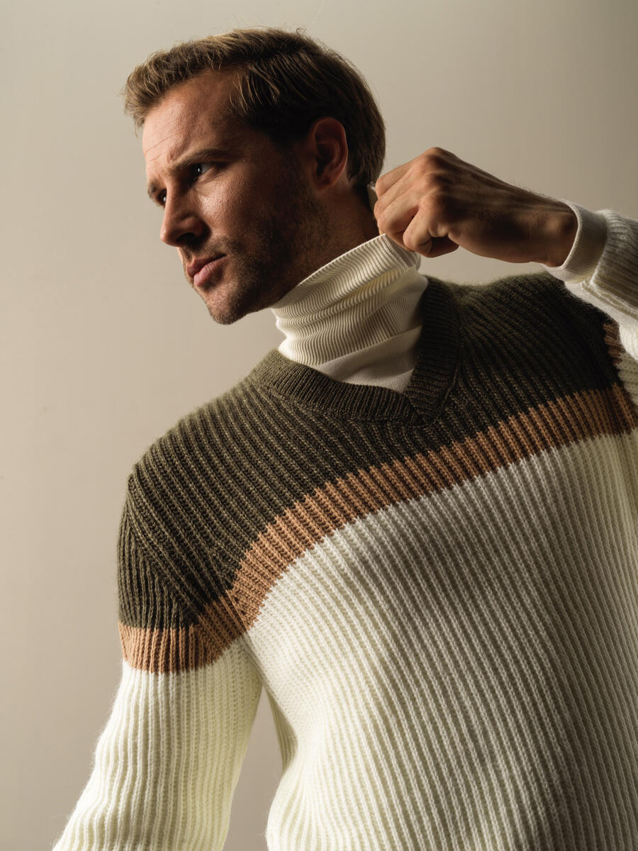 V-Neck Regular Fit Striped Detail Sweater - 2