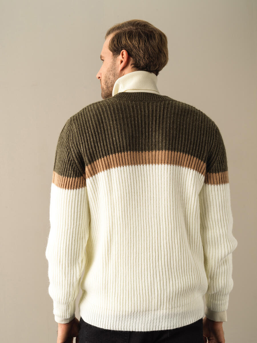 V-Neck Regular Fit Striped Detail Sweater - 4
