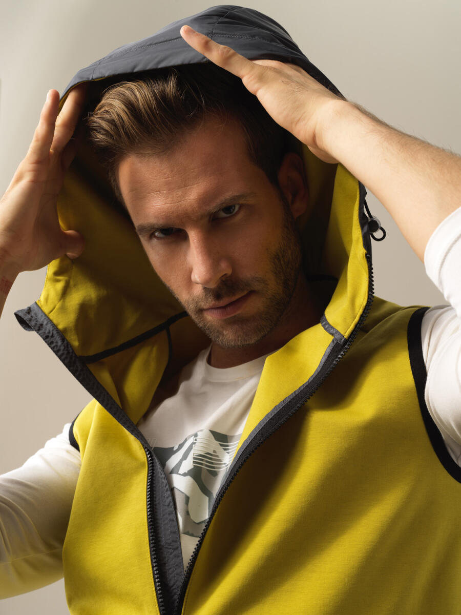 Hooded Cotton Regular Fit Vest - 2