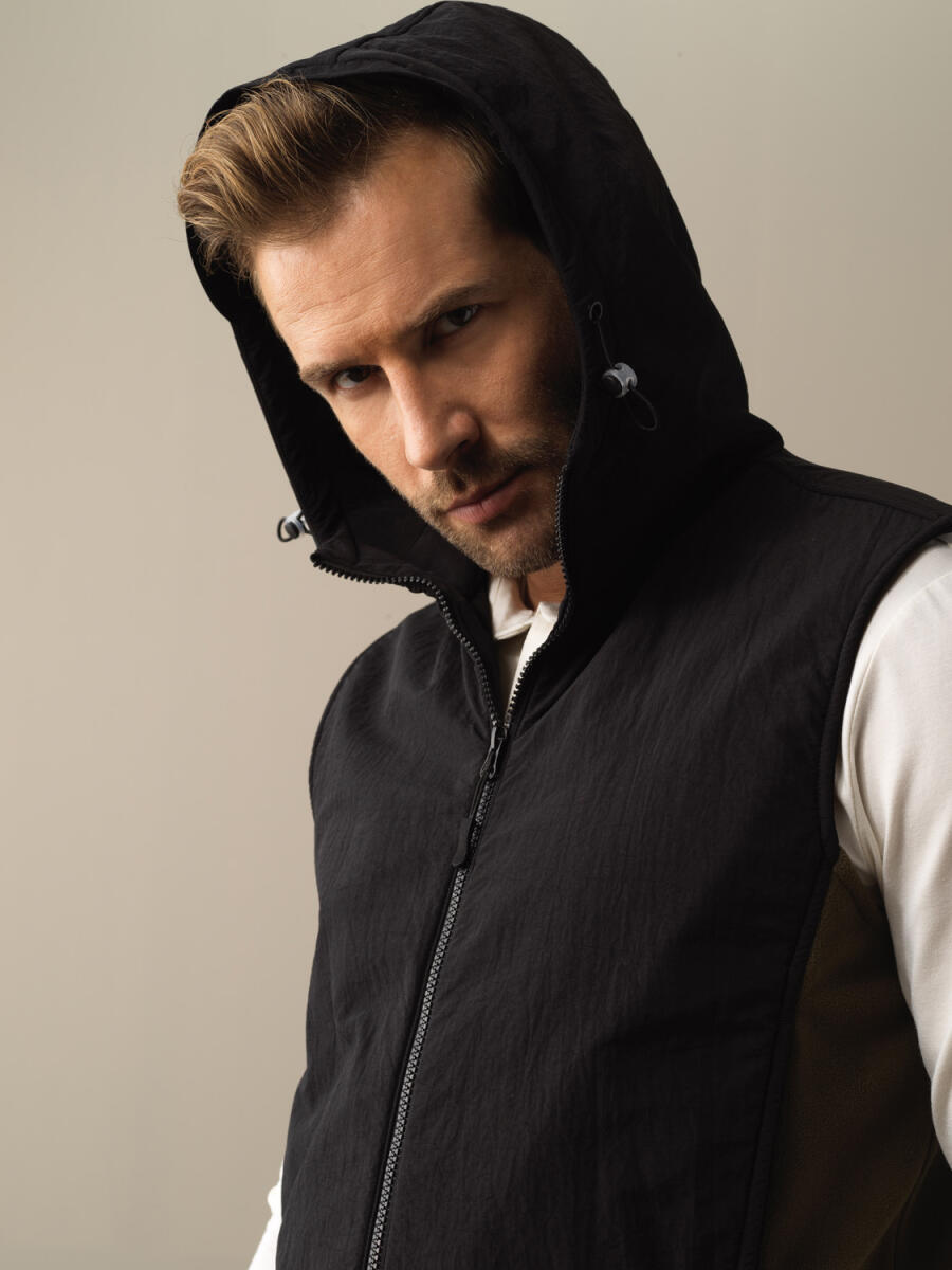 Regular Fit Garnished Polar Vest - 3