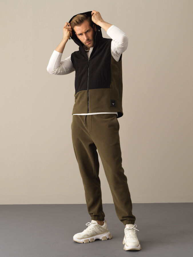 Regular Fit Garnished Polar Vest - Xint