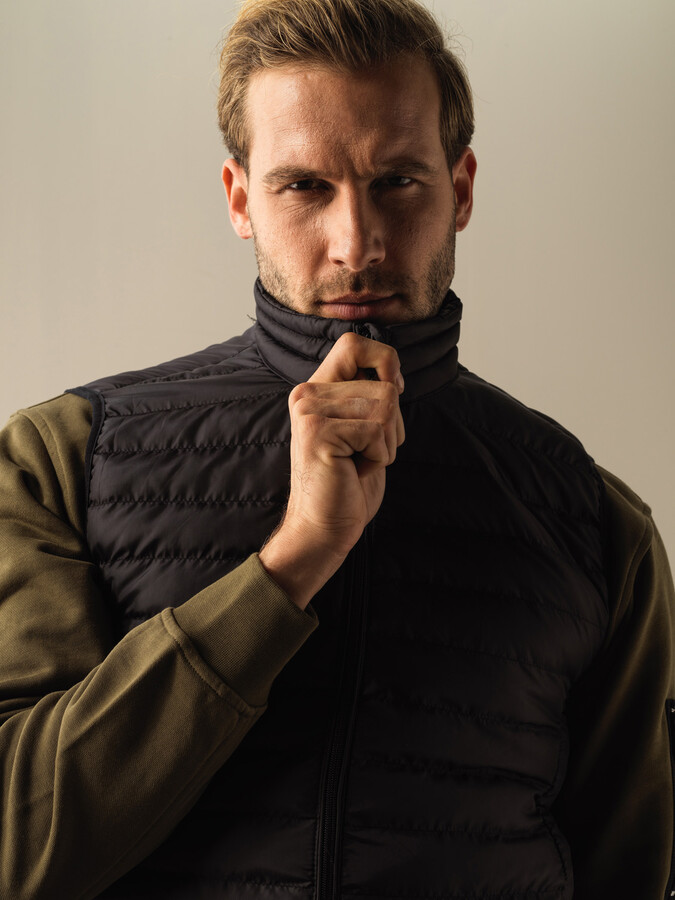 Stand Collar Regular Fit Puffer Vest - Xint