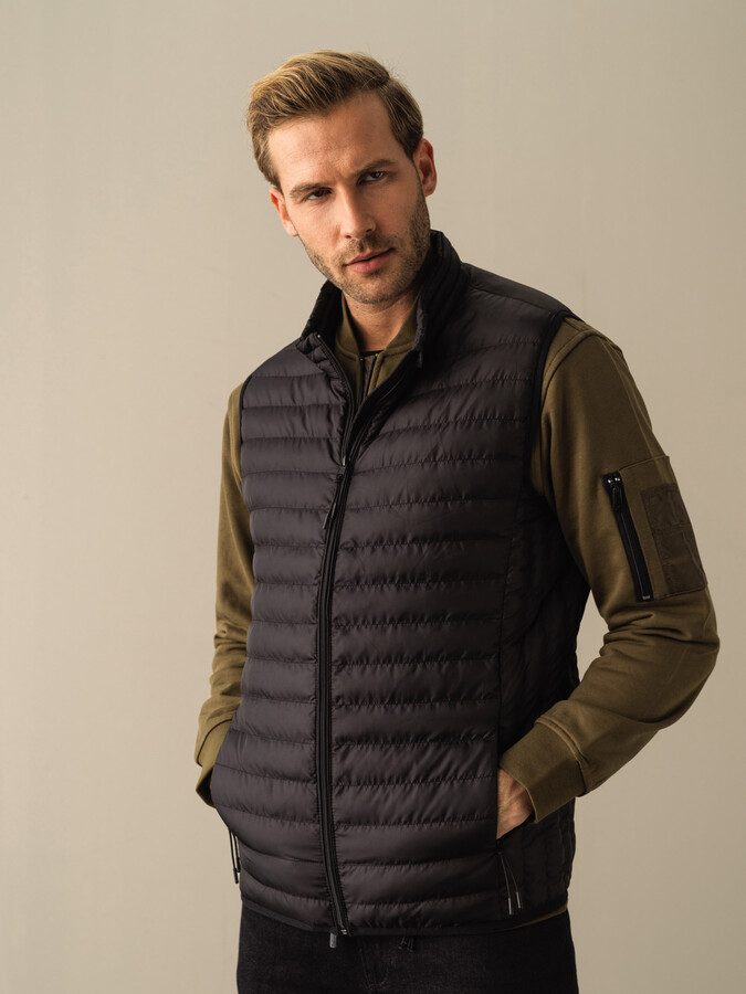 Stand Collar Regular Fit Puffer Vest - Xint