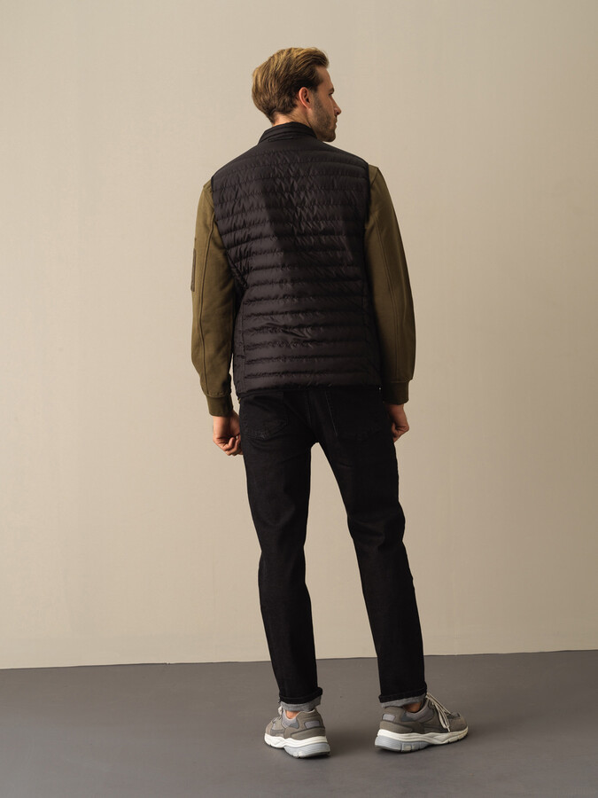 Stand Collar Regular Fit Puffer Vest - Xint