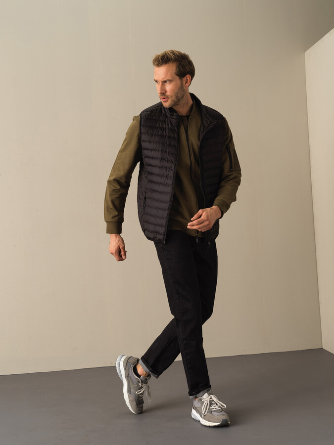 Stand Collar Regular Fit Puffer Vest - Xint