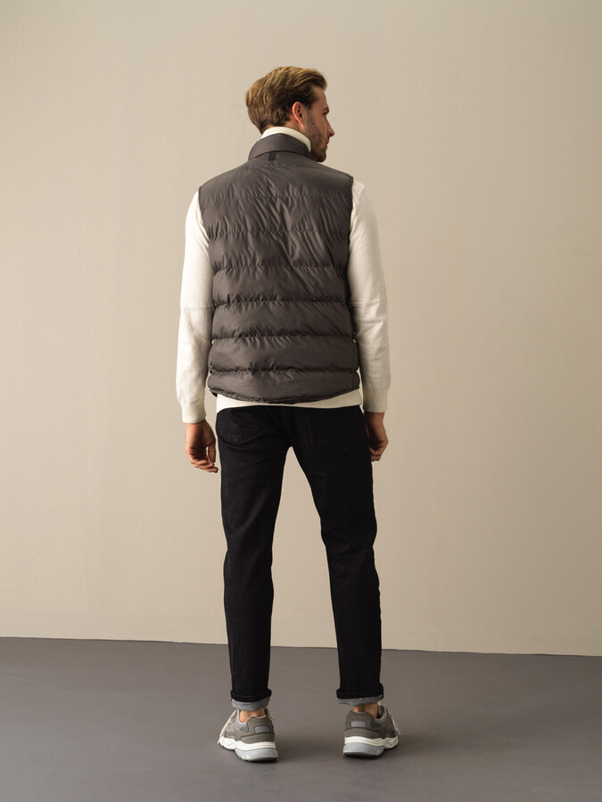 Stand Collar Regular Fit Snap Button Puffer Vest - Xint